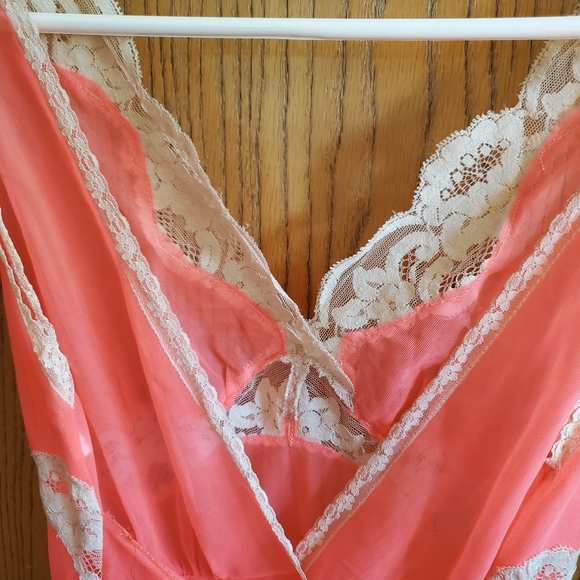 vintage 60s nightgown Barbiecore lingerie chemise - Picture 9 of 14